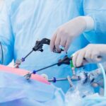 Los problemas en los riñones (como la Insuficiencia renal, Cálculos renales o una Infección urinaria que afecta al riñón) suelen manifestarse con varios síntomas. Estos son 10 de los más comunes: